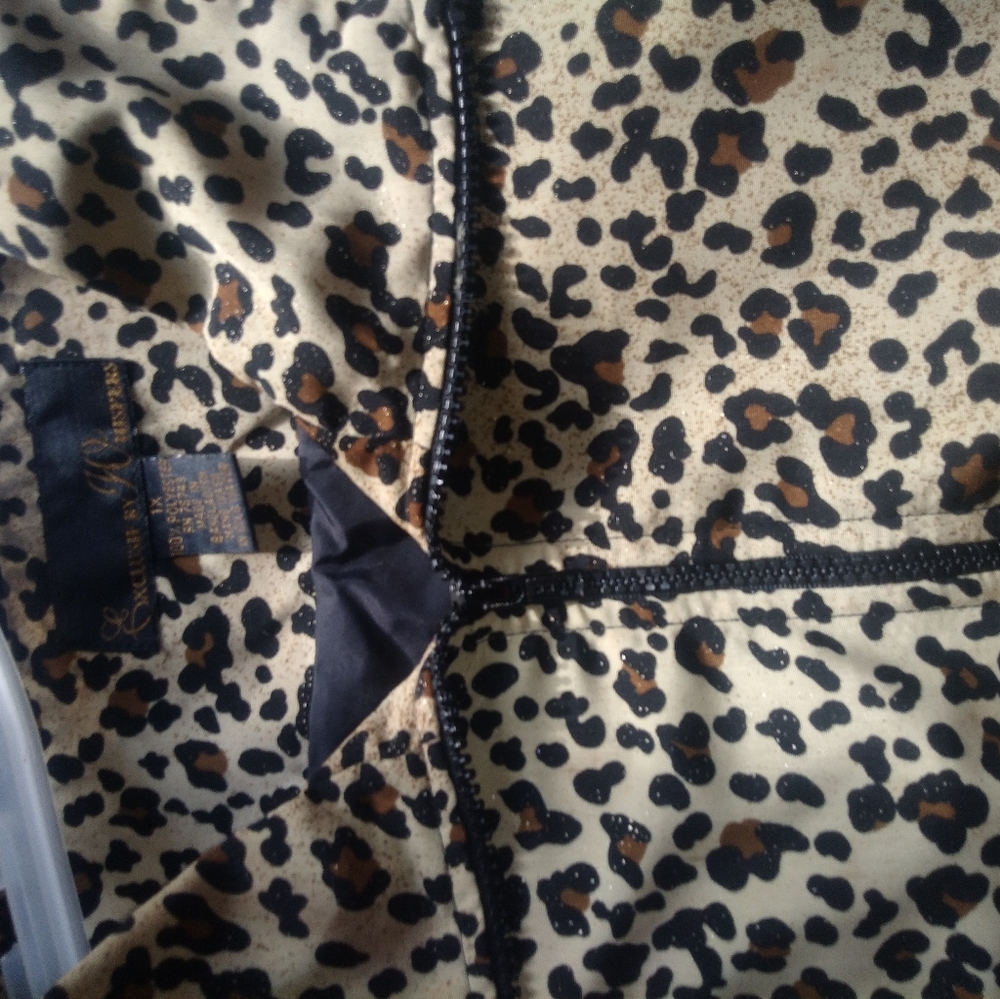 Windbreaker - Picture 3 of 4